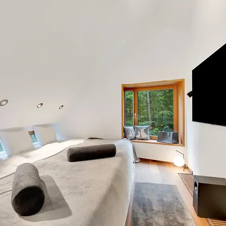 Jasna Villa *